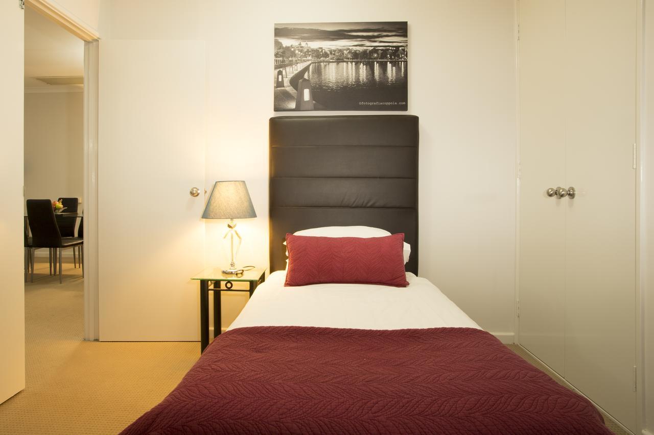 بيرث Regal Apartments المظهر الخارجي الصورة
