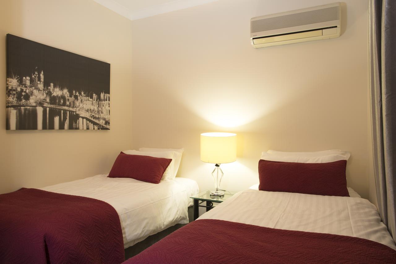 بيرث Regal Apartments المظهر الخارجي الصورة