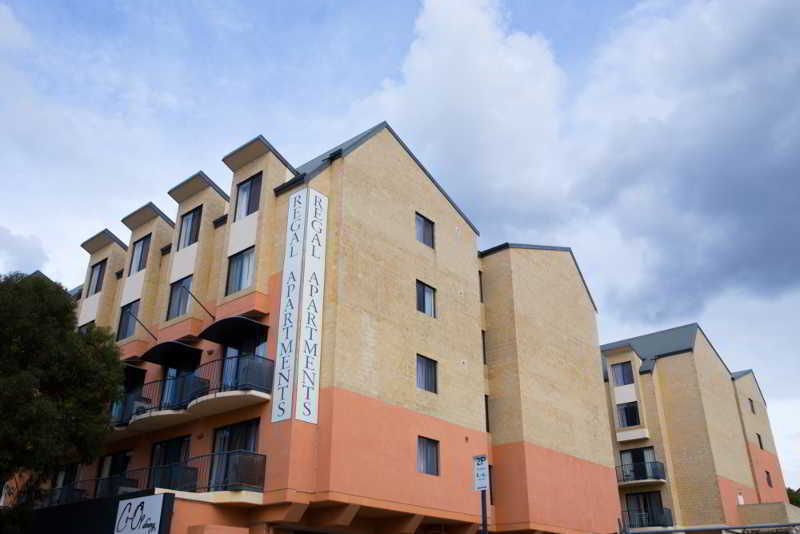 بيرث Regal Apartments المظهر الخارجي الصورة