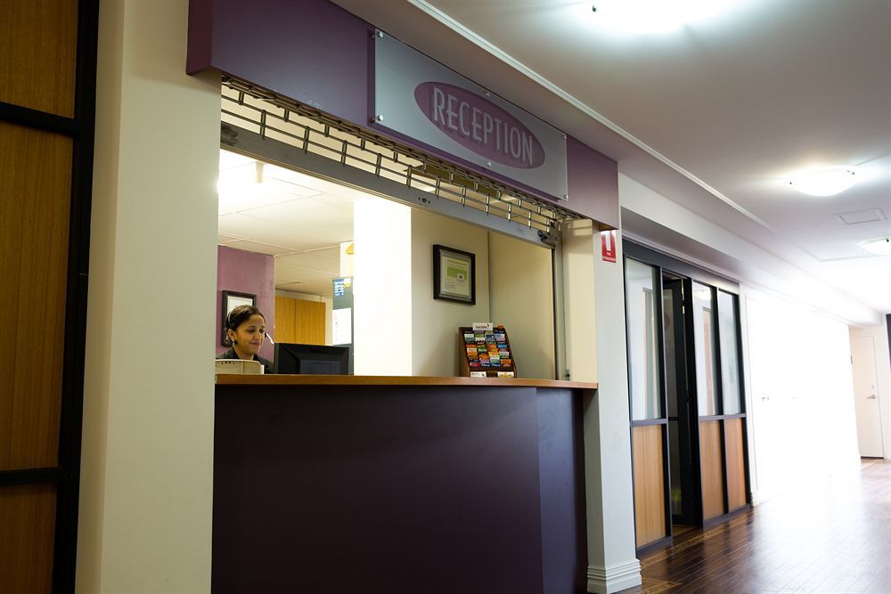 بيرث Regal Apartments المظهر الخارجي الصورة