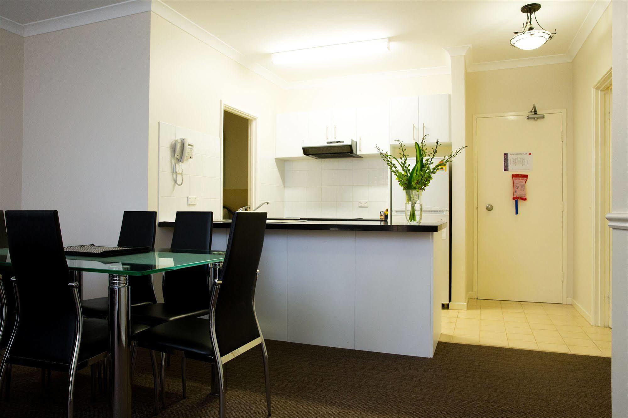 بيرث Regal Apartments المظهر الخارجي الصورة