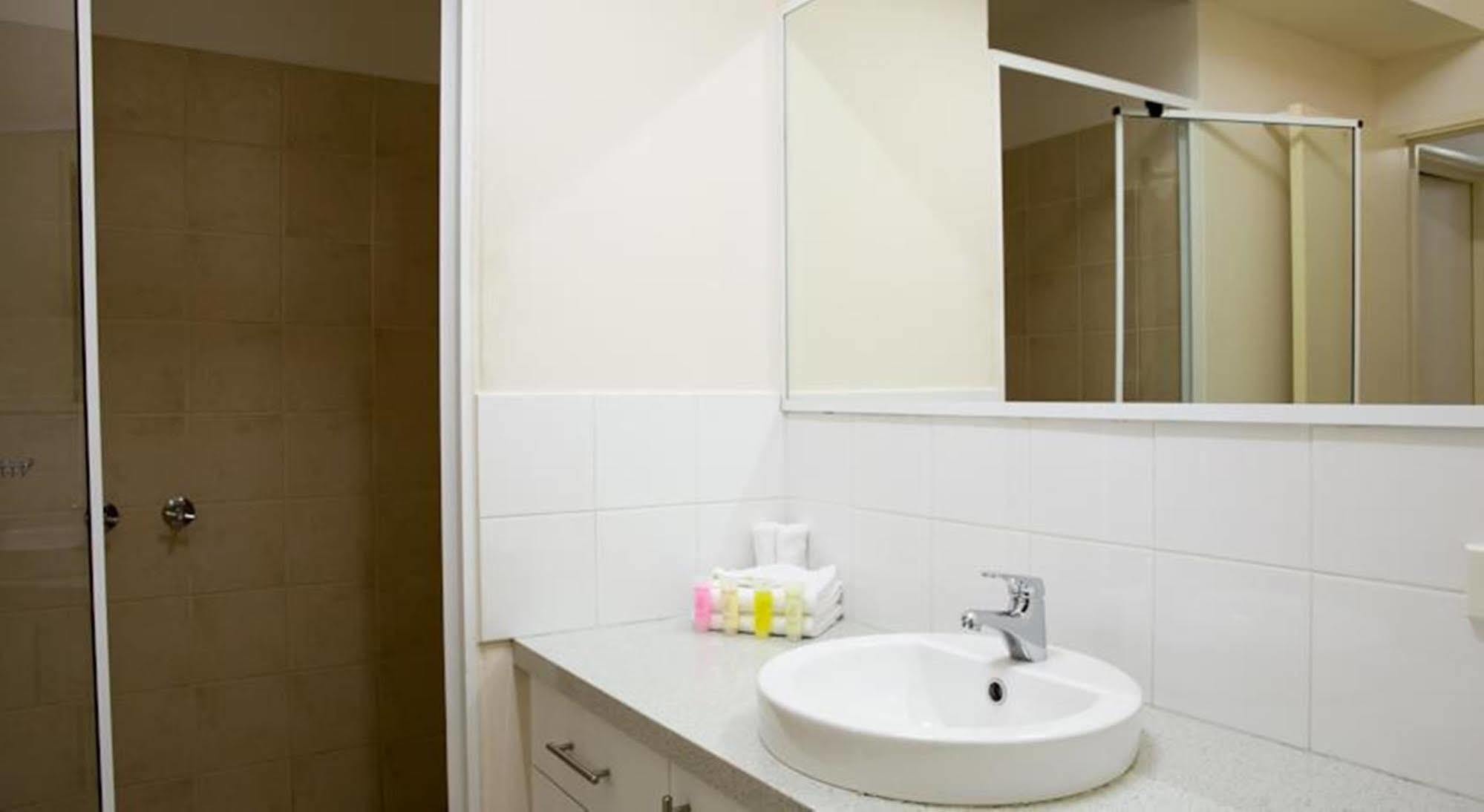 بيرث Regal Apartments المظهر الخارجي الصورة