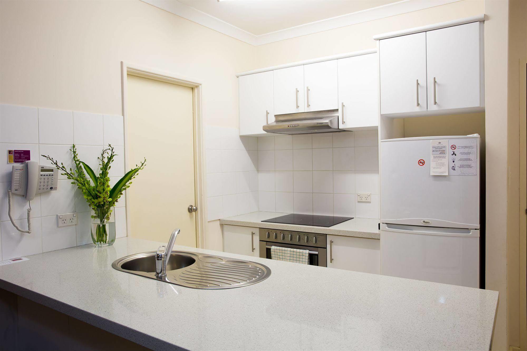 بيرث Regal Apartments المظهر الخارجي الصورة