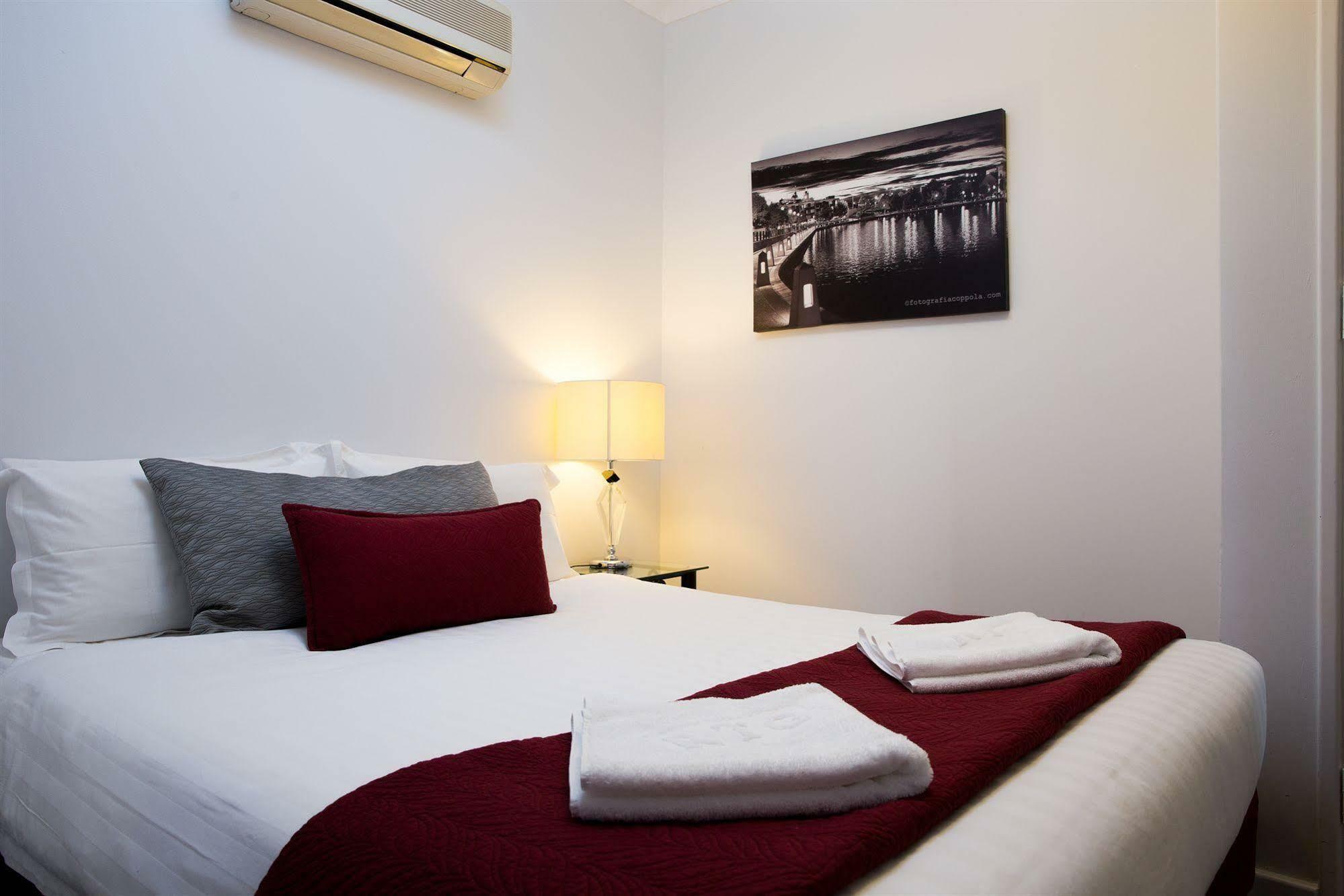 بيرث Regal Apartments المظهر الخارجي الصورة